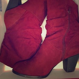 ⚠️Wine faux suede booties